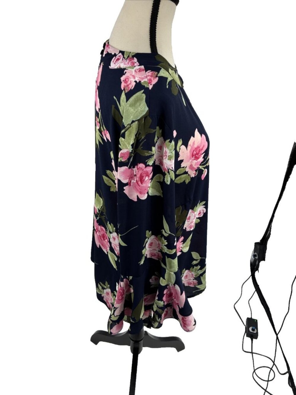 Soho New York & Company Womens Floral Blouse Navy Pink Keyhole Neck Size L - Picture 5 of 9